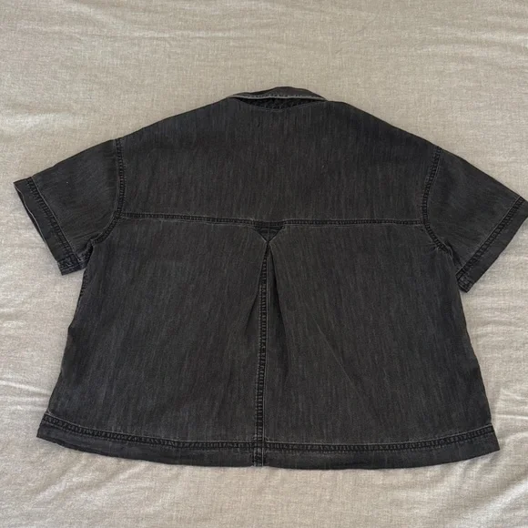 Madewell Charcoal Short Sleeve Button Down Shirt - Picture 3 of 4